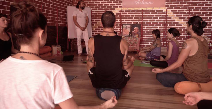 himalayan mystics yoga and meditation school